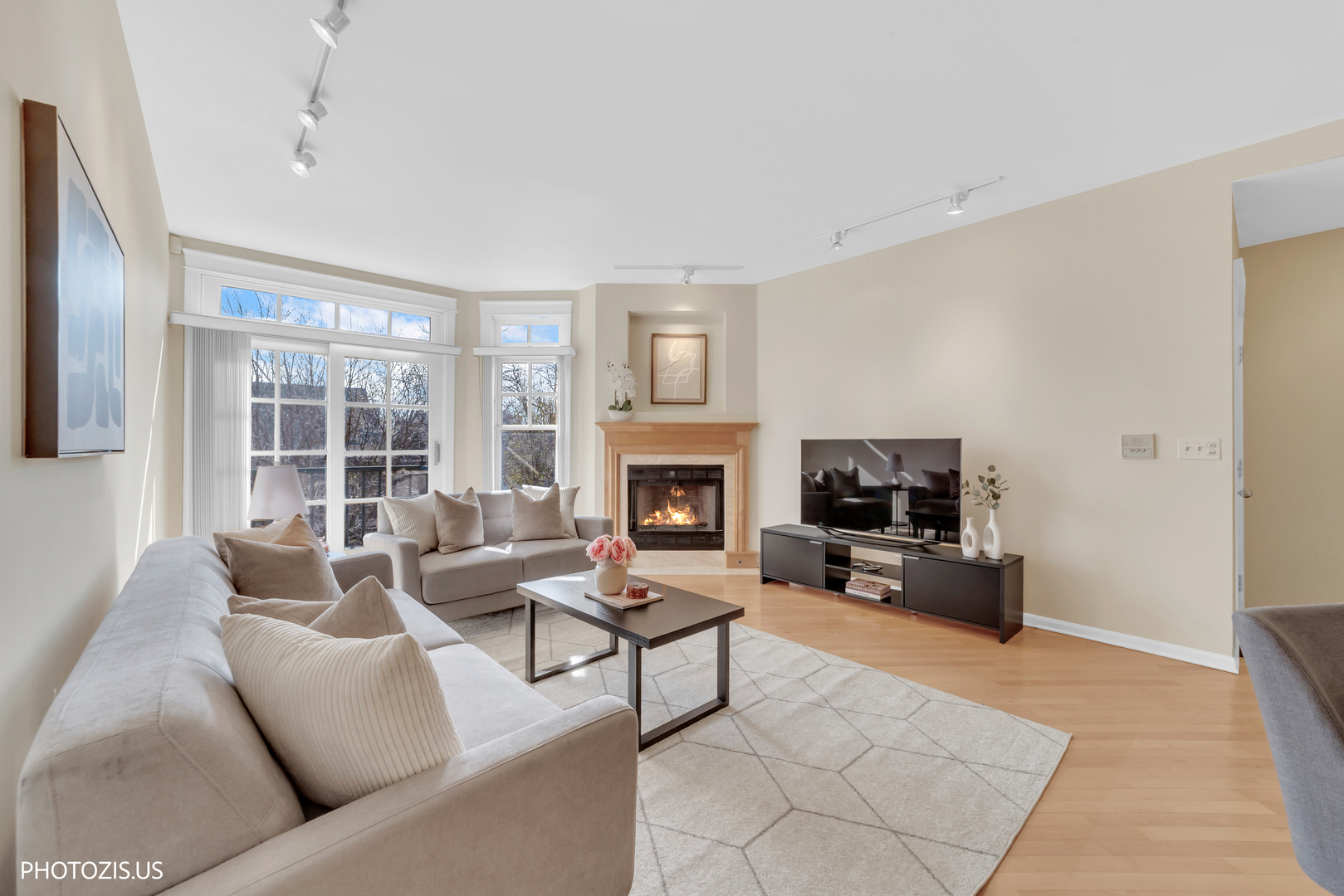 2500 N Seminary Avenue 4E