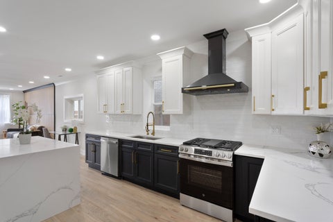 Tiny photo for 2456 W Huron Street, Chicago, IL 60612 (MLS # 12688029)
