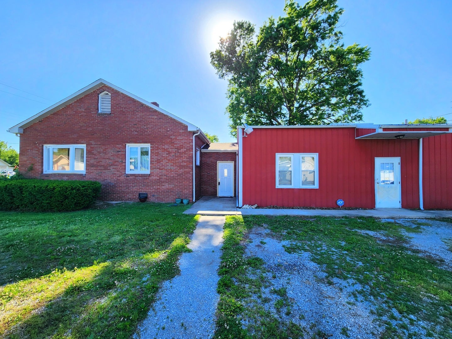809 E Main Street