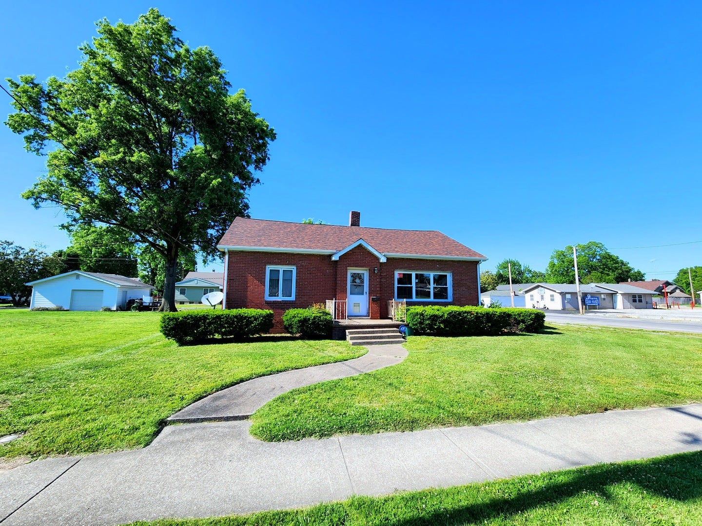 809 E Main Street
