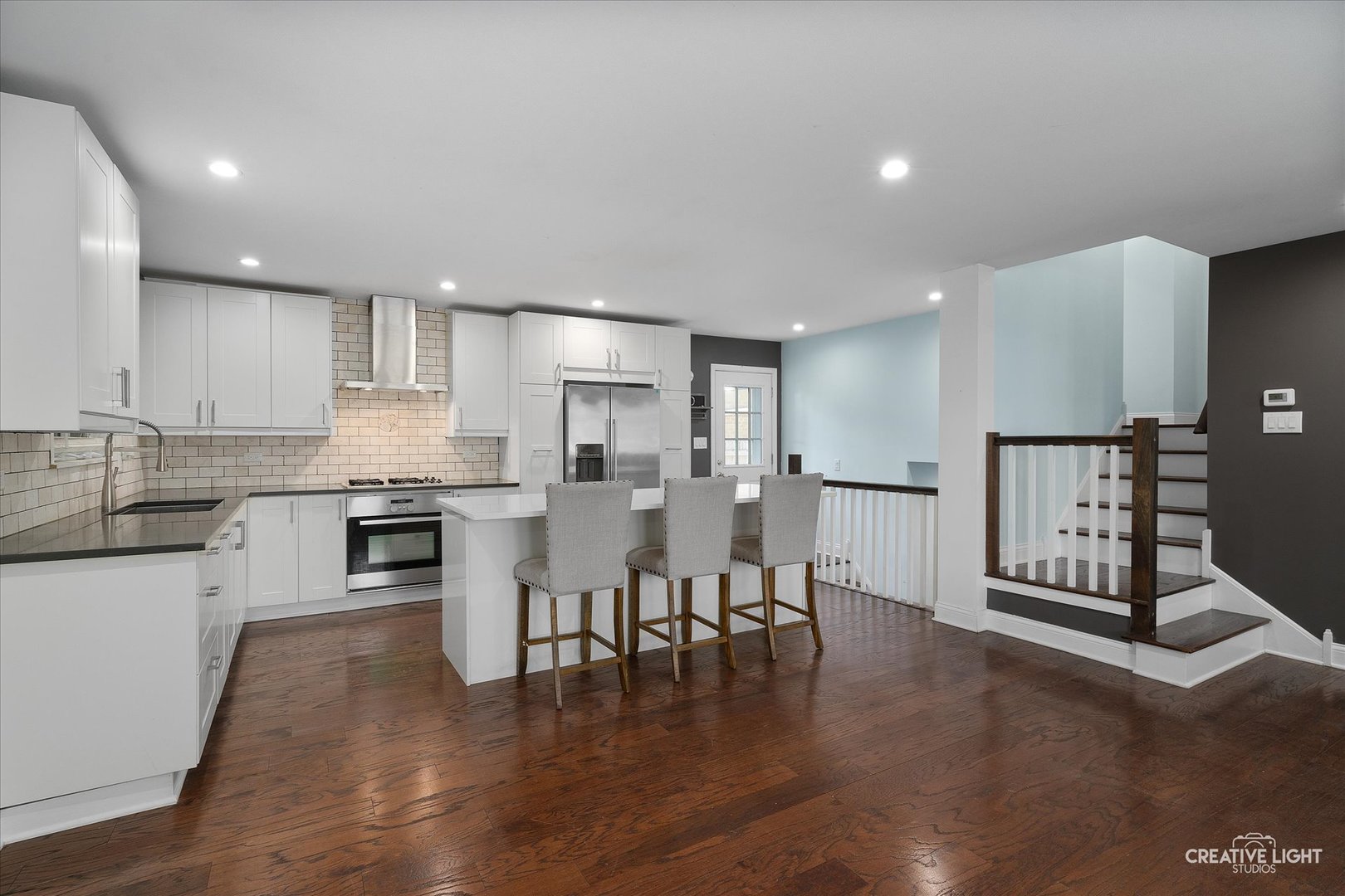 515 W DIVERSEY Avenue