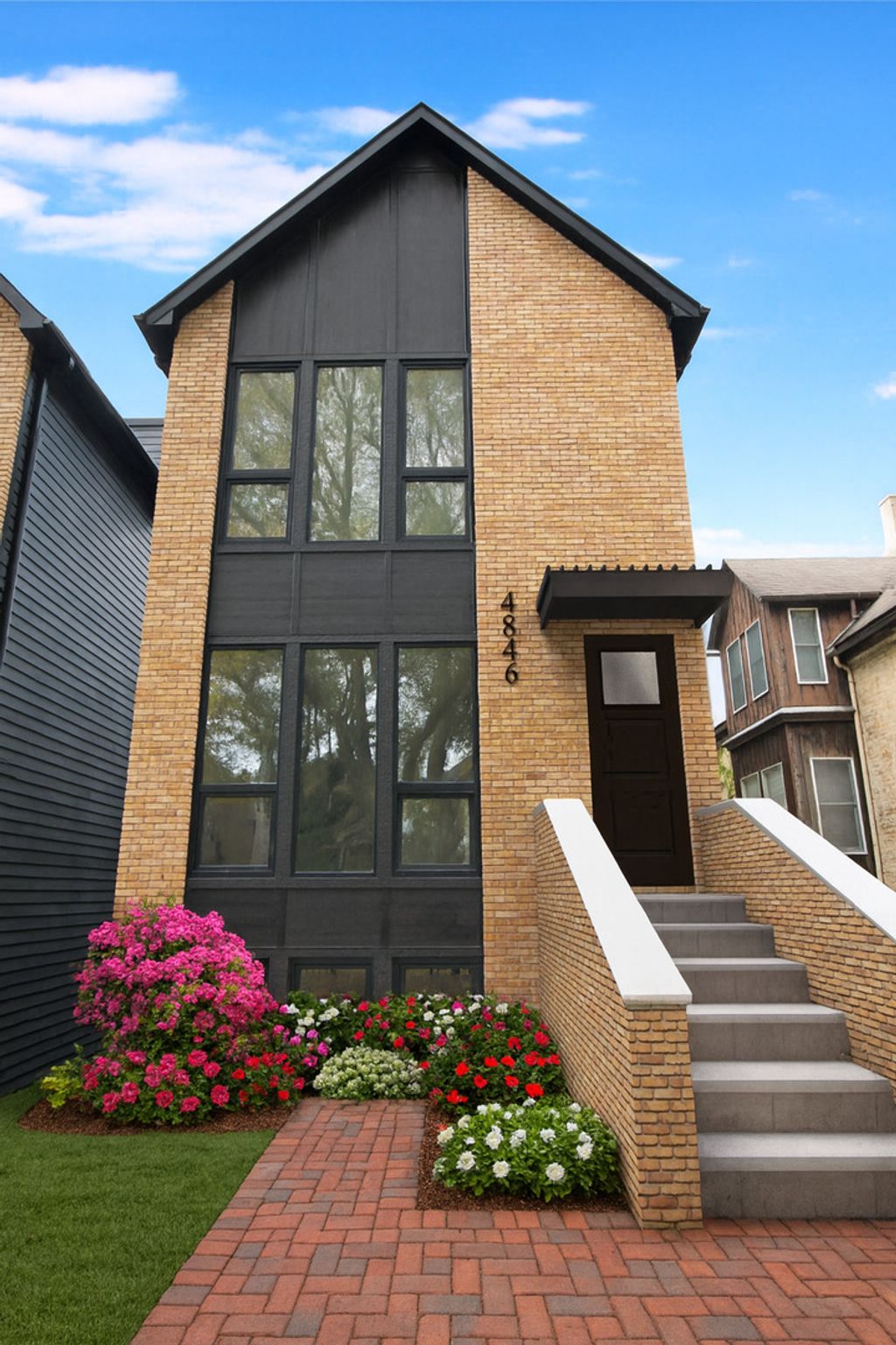 Photo for 4846 N Hermitage Avenue, Chicago, IL 60640 (MLS # 12499574)