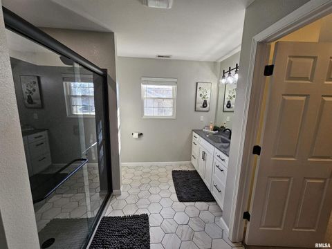 Tiny photo for 408 W BEACON Court, Mt Vernon, IL 62864 (MLS # EB460624)