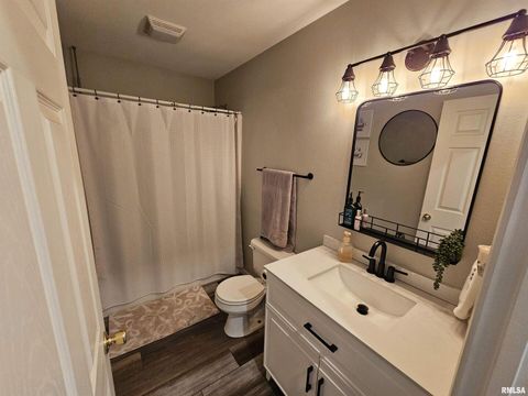 Tiny photo for 408 W BEACON Court, Mt Vernon, IL 62864 (MLS # EB460624)