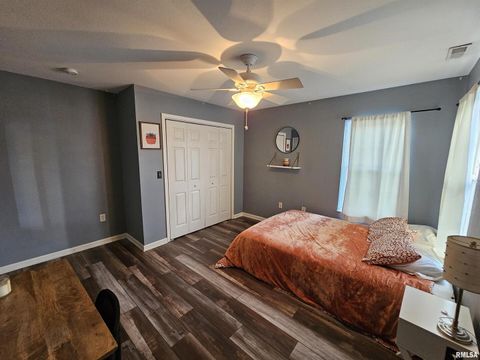 Tiny photo for 408 W BEACON Court, Mt Vernon, IL 62864 (MLS # EB460624)