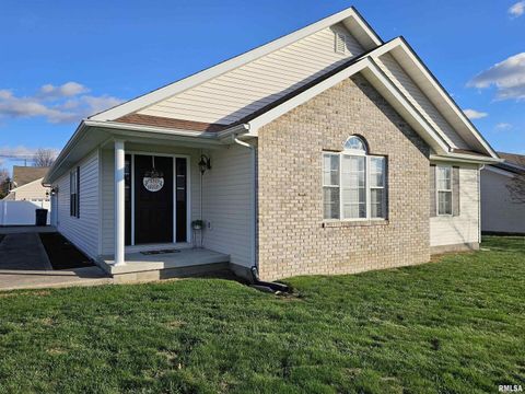 Tiny photo for 408 W BEACON Court, Mt Vernon, IL 62864 (MLS # EB460624)