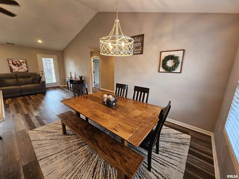 Tiny photo for 408 W BEACON Court, Mt Vernon, IL 62864 (MLS # EB460624)