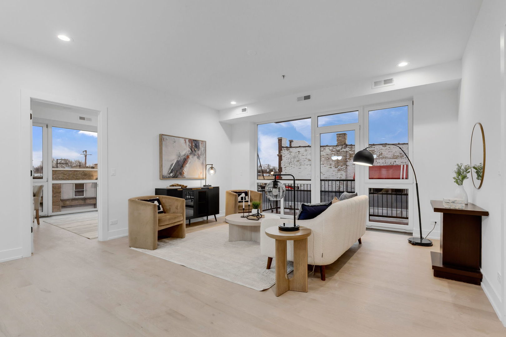 3204 N Kostner Avenue 303