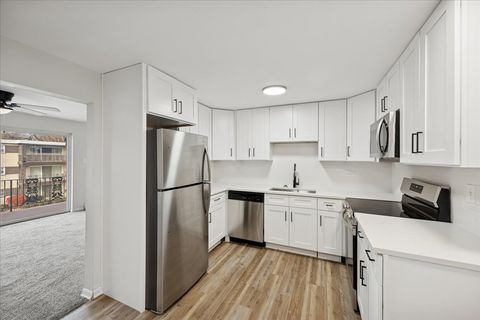 Tiny photo for 935 S 8th Avenue #5, La Grange, IL 60525 (MLS # 12536754)