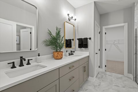 Tiny photo for 16541 Kayla Drive, Lemont, IL 60439 (MLS # 12390671)