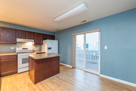 Tiny photo for 341 W Treehouse Lane #11-4, Round Lake, IL 60073 (MLS # 12543805)