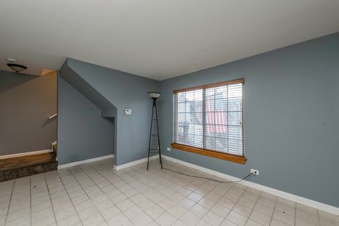 Tiny photo for 341 W Treehouse Lane #11-4, Round Lake, IL 60073 (MLS # 12543805)