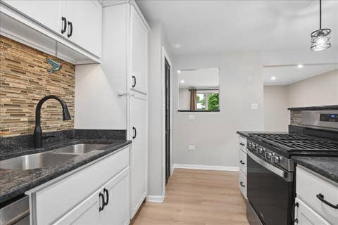 Tiny photo for 5230 Pleasant Lane, Crestwood, IL 60418 (MLS # 12726824)