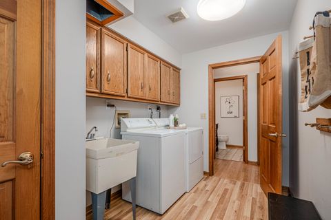 Tiny photo for 3104 Easton Place, St. Charles, IL 60174 (MLS # 12578498)