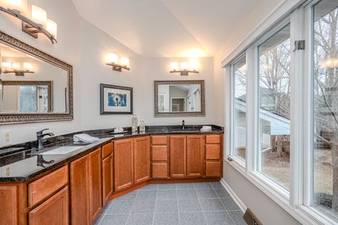 Tiny photo for 3104 Easton Place, St. Charles, IL 60174 (MLS # 12578498)