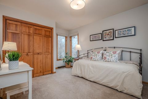 Tiny photo for 3104 Easton Place, St. Charles, IL 60174 (MLS # 12578498)