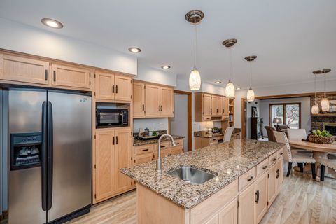 Tiny photo for 3104 Easton Place, St. Charles, IL 60174 (MLS # 12578498)