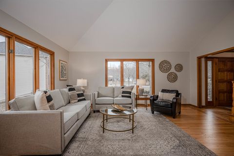 Tiny photo for 3104 Easton Place, St. Charles, IL 60174 (MLS # 12578498)