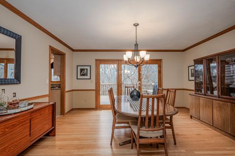 Tiny photo for 3104 Easton Place, St. Charles, IL 60174 (MLS # 12578498)