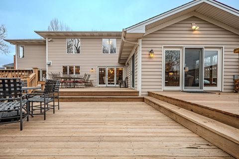 Tiny photo for 3104 Easton Place, St. Charles, IL 60174 (MLS # 12578498)