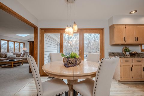 Tiny photo for 3104 Easton Place, St. Charles, IL 60174 (MLS # 12578498)