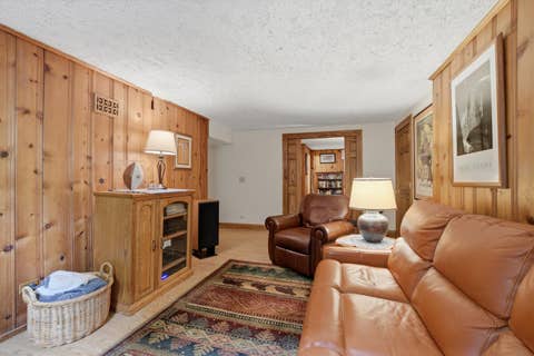 Tiny photo for 708 S Vine Avenue, Park Ridge, IL 60068 (MLS # 12660919)