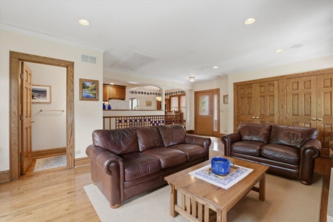 Tiny photo for 708 S Vine Avenue, Park Ridge, IL 60068 (MLS # 12660919)