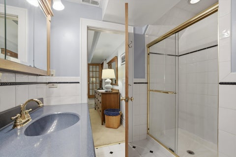 Tiny photo for 708 S Vine Avenue, Park Ridge, IL 60068 (MLS # 12660919)