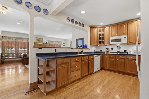 Tiny photo for 708 S Vine Avenue, Park Ridge, IL 60068 (MLS # 12660919)