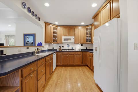Tiny photo for 708 S Vine Avenue, Park Ridge, IL 60068 (MLS # 12660919)
