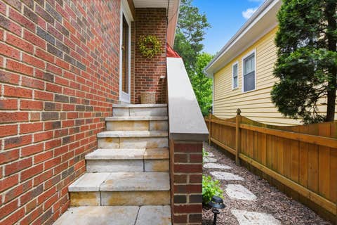 Tiny photo for 708 S Vine Avenue, Park Ridge, IL 60068 (MLS # 12660919)
