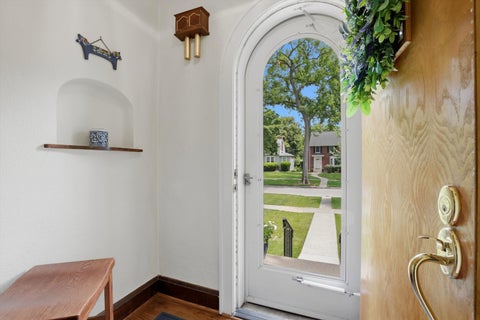 Tiny photo for 708 S Vine Avenue, Park Ridge, IL 60068 (MLS # 12660919)