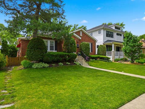 Tiny photo for 708 S Vine Avenue, Park Ridge, IL 60068 (MLS # 12660919)
