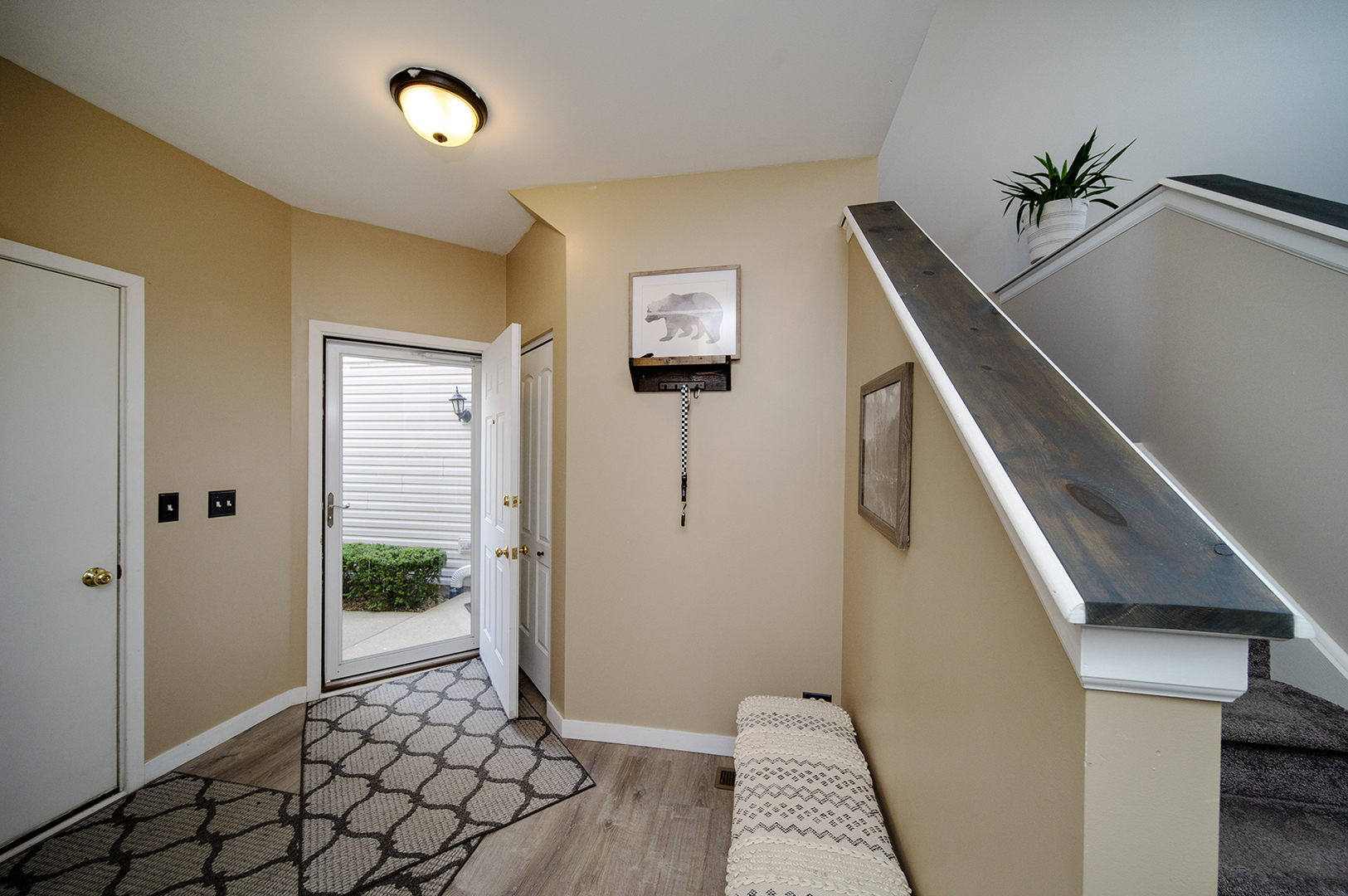 610 N Red Deer Road