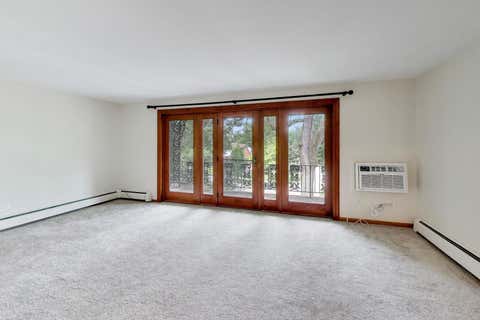 Tiny photo for 901 8th Avenue #12, La Grange, IL 60525 (MLS # 12697617)