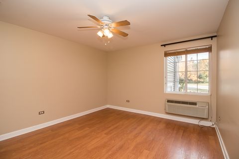 Tiny photo for 713 Silverstone Drive #713, Carpentersville, IL 60110 (MLS # 12510549)