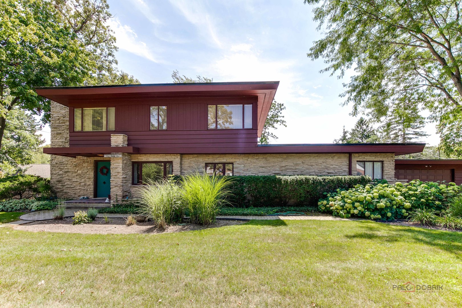 135 E Hawthorne Court