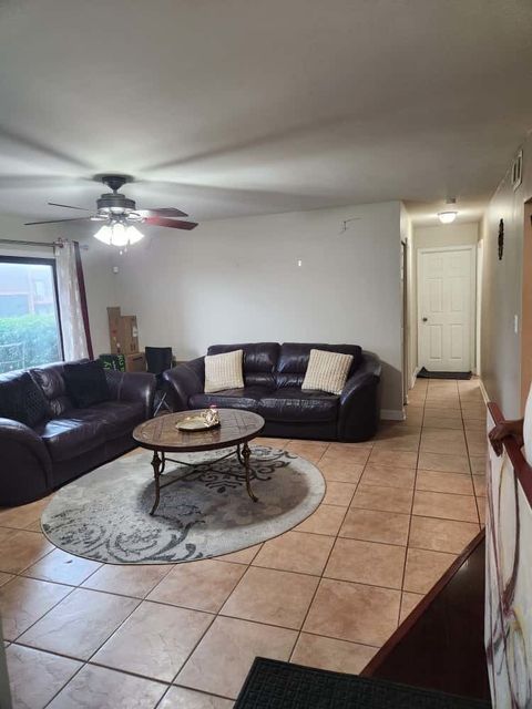 Photo of 717 Tipperary Court #1C, Schaumburg, IL 60193 (MLS # 12508919)