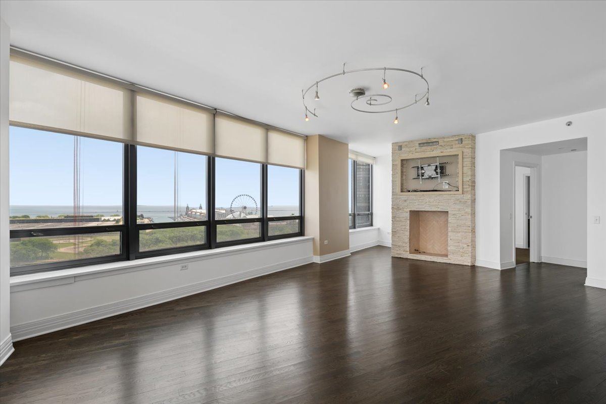 600 N Lake Shore Drive 1305