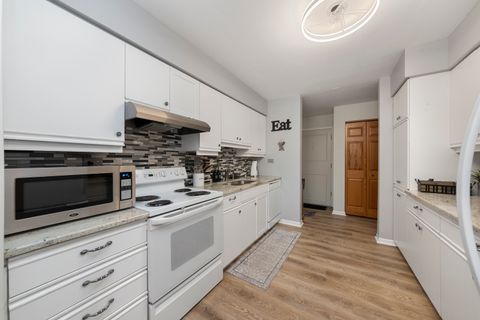 Tiny photo for 440 Raintree Court #1D, Glen Ellyn, IL 60137 (MLS # 12470197)