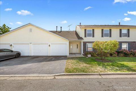 Tiny photo for 327 Newport Lane #B2, Bartlett, IL 60103 (MLS # 12630271)