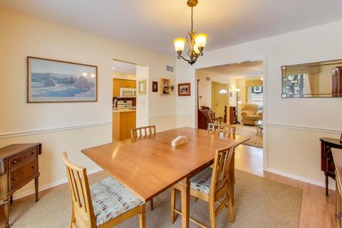 Tiny photo for 735 Garfield Avenue #735, Libertyville, IL 60048 (MLS # 12545948)