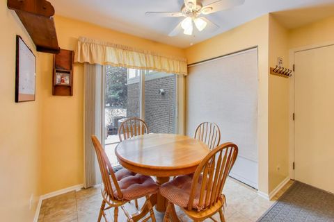 Tiny photo for 735 Garfield Avenue #735, Libertyville, IL 60048 (MLS # 12545948)