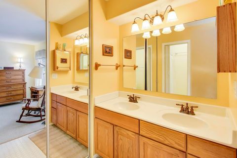 Tiny photo for 735 Garfield Avenue #735, Libertyville, IL 60048 (MLS # 12545948)