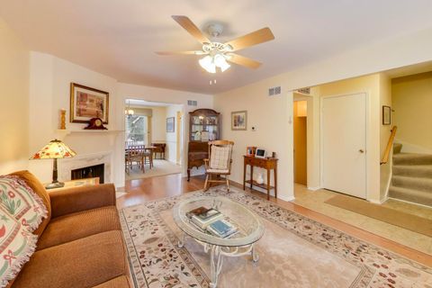 Tiny photo for 735 Garfield Avenue #735, Libertyville, IL 60048 (MLS # 12545948)
