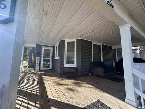 Tiny photo for 626 Argyle Court, Clinton, IA 52372 (MLS # QC4268677)