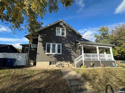 Tiny photo for 626 ARGYLE Court, Clinton, IA 52732 (MLS # QC4268677)