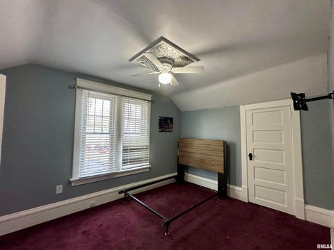 Tiny photo for 626 Argyle Court, Clinton, IA 52372 (MLS # QC4268677)