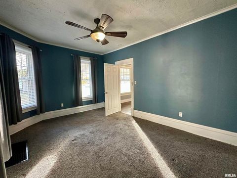 Tiny photo for 626 Argyle Court, Clinton, IA 52372 (MLS # QC4268677)