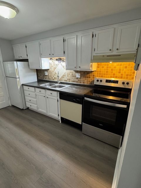 Tiny photo for 1110 W 18th Street #GE, Broadview, IL 60155 (MLS # 12582920)